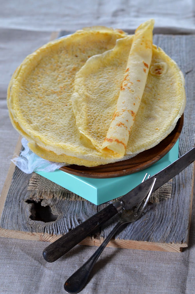 Crêpes maison {au beurre} - Recette facile et rapide - Tangerine Zest