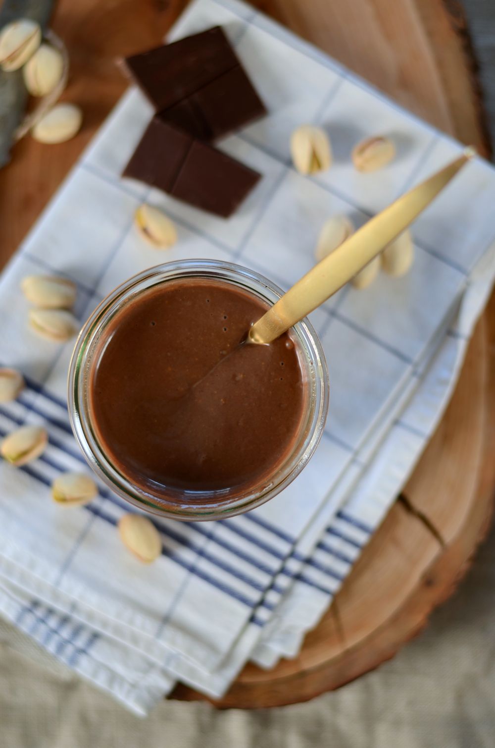 Smoothie avocat, chocolat et pistache