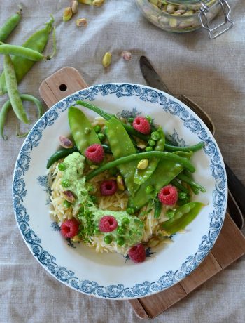 Salade de pâtes primavera à la crème de petit-pois et pistache