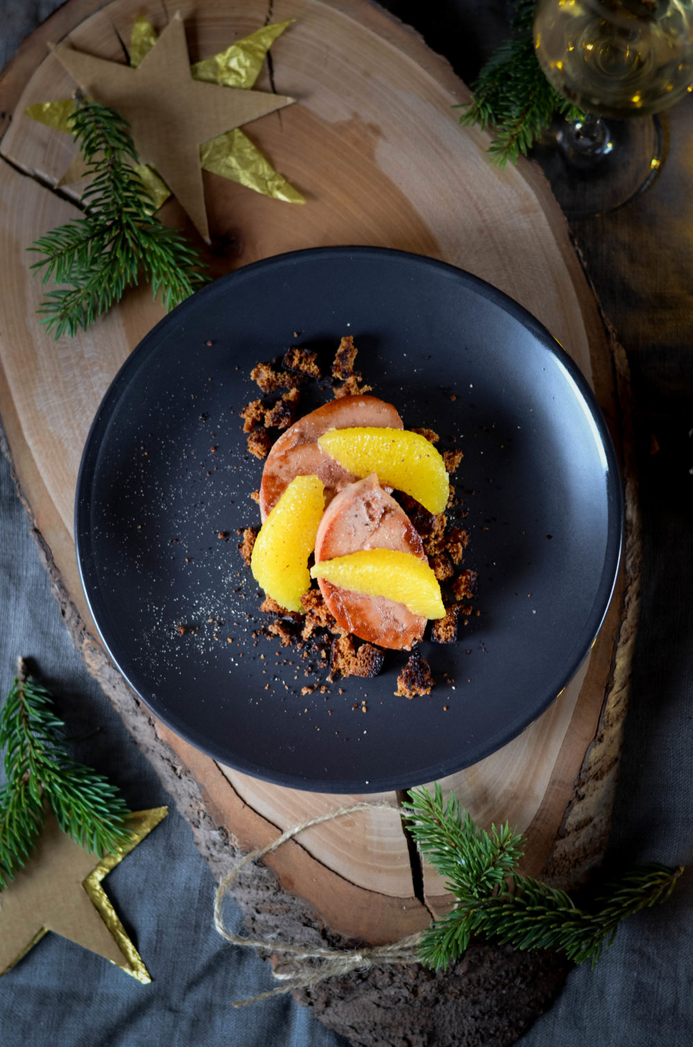 Foie gras poêlé au pain d'épices et suprêmes d'orange Foie gras poêlé au pain d'épices et suprêmes d'orange