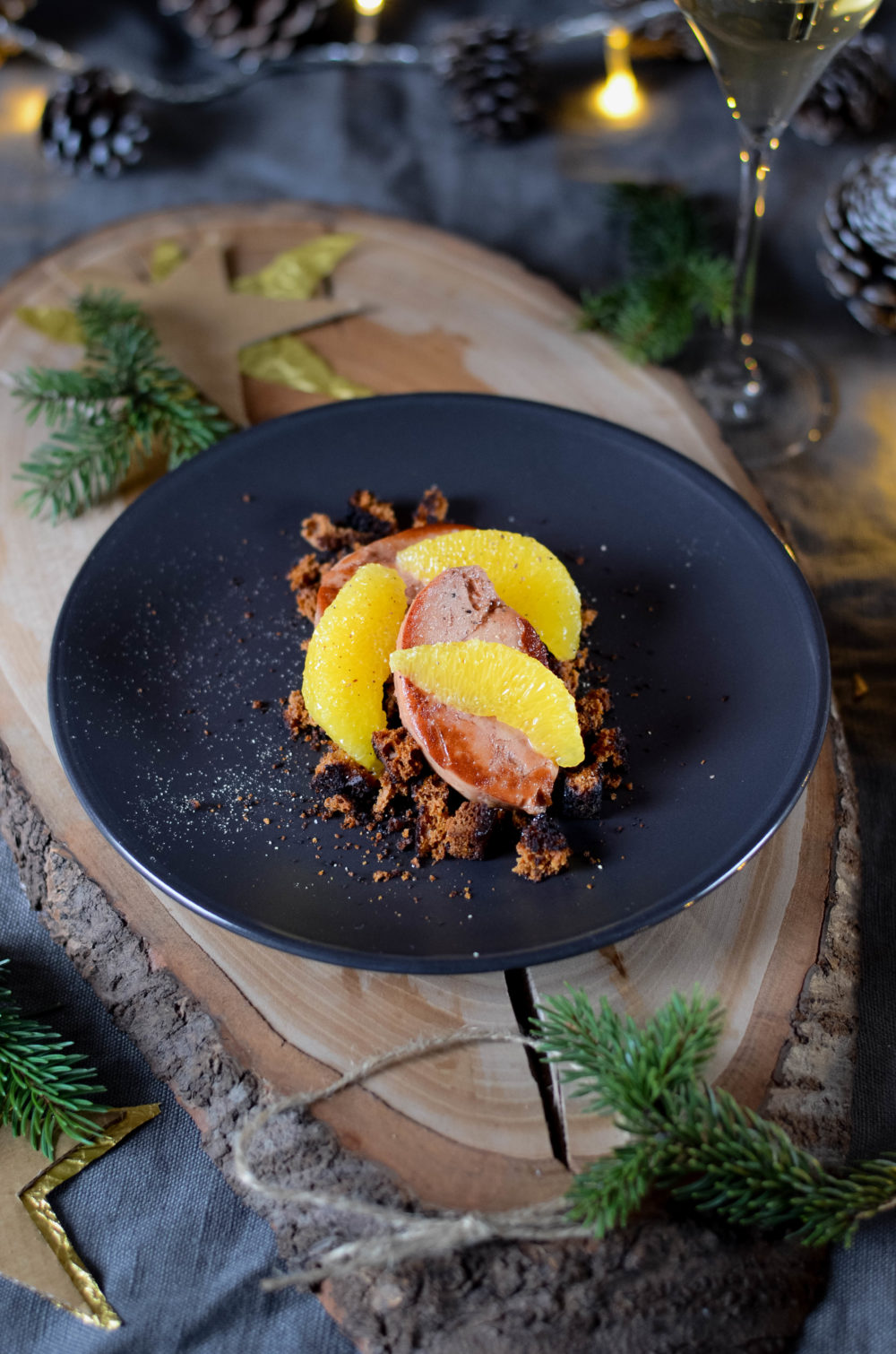 Foie gras poêlé au pain d'épices et suprêmes d'orange Foie gras poêlé au pain d'épices et suprêmes d'orange