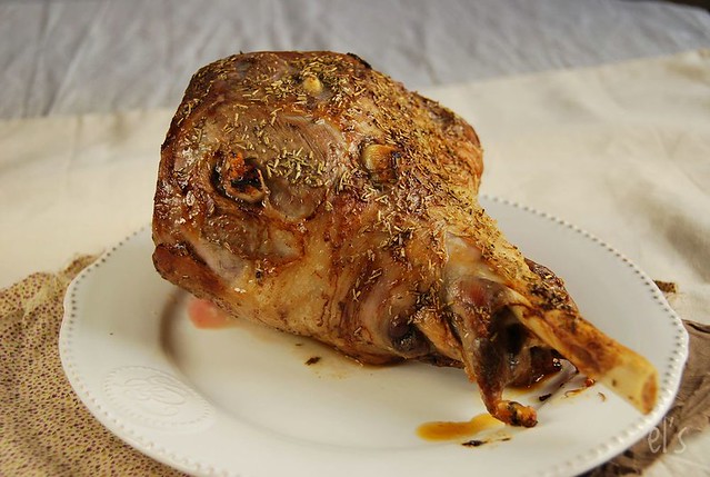 Gigot agneau au four ail romarin