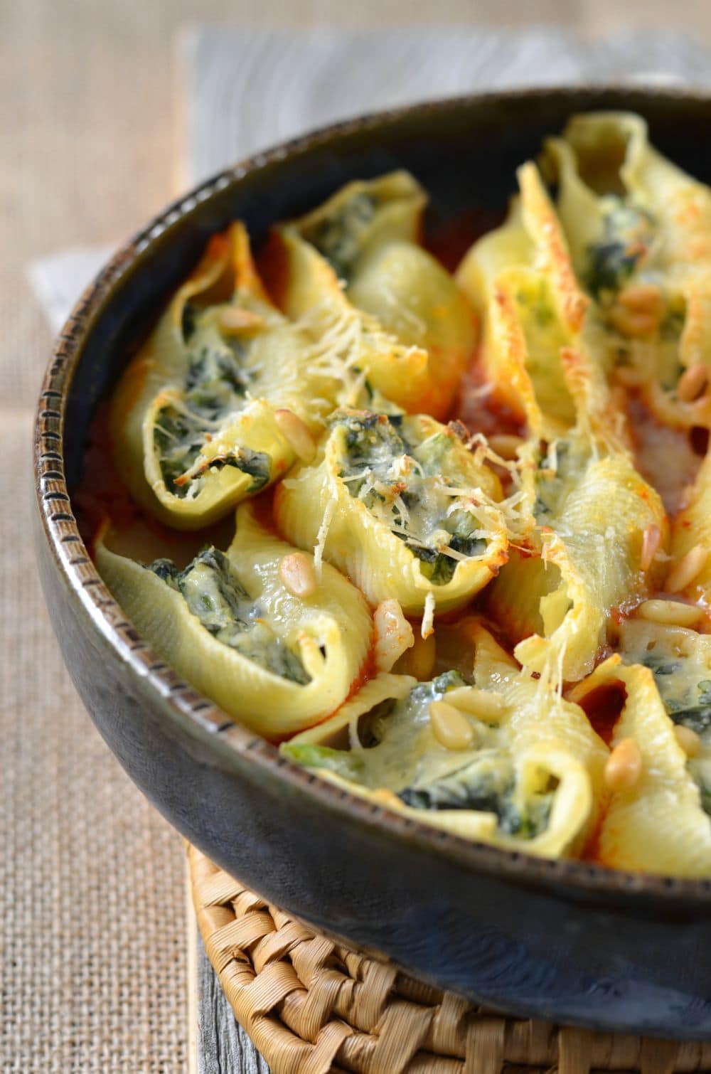 Conchiglioni pasta stuffed with ricotta and spinach