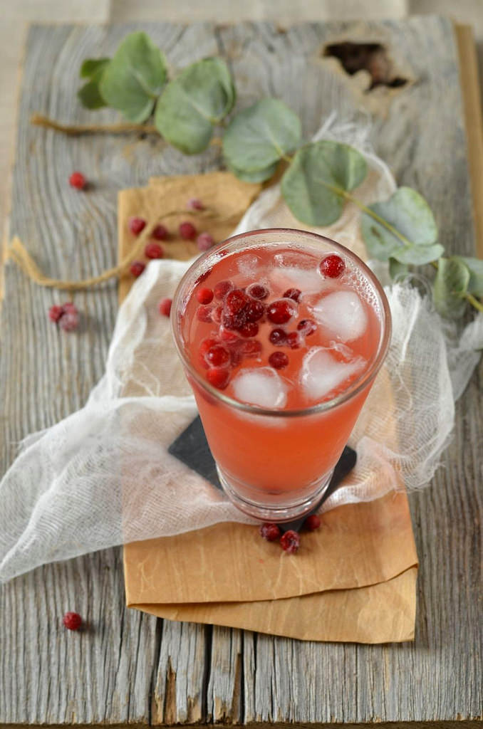 Cocktail sans alcool aux cranberries et citron vert detox