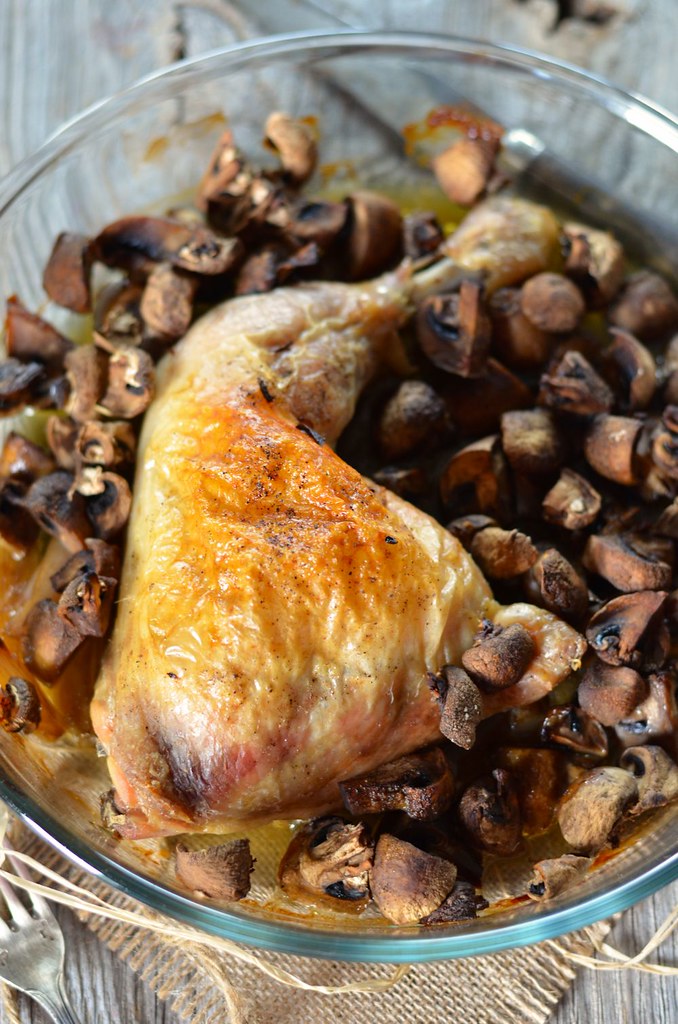 Cuisse de poulet rôti au four aux champignons