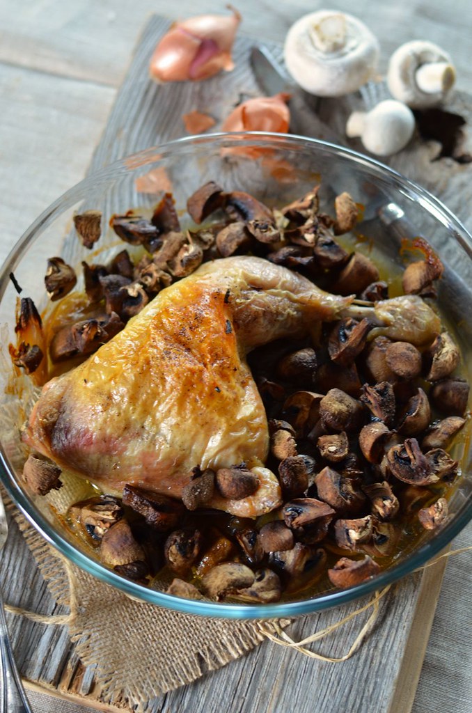 Cuisse poulet rôti au four champignons