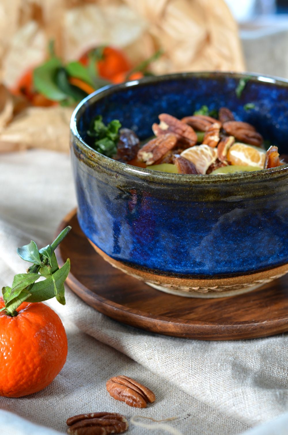 Salade de chou kale, quinoa, noix de pécan et fruits