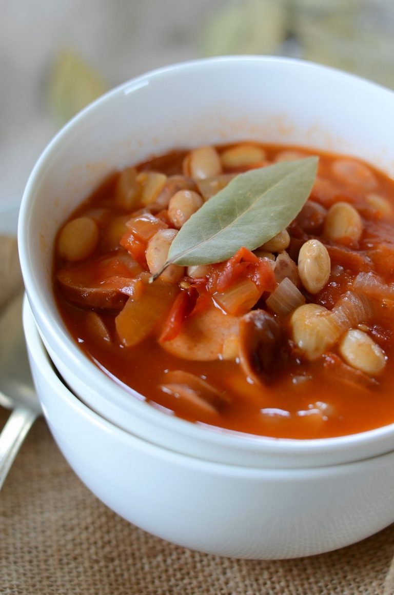 Potée De Haricots Blancs Sauce Tomate Et Saucisse Recette