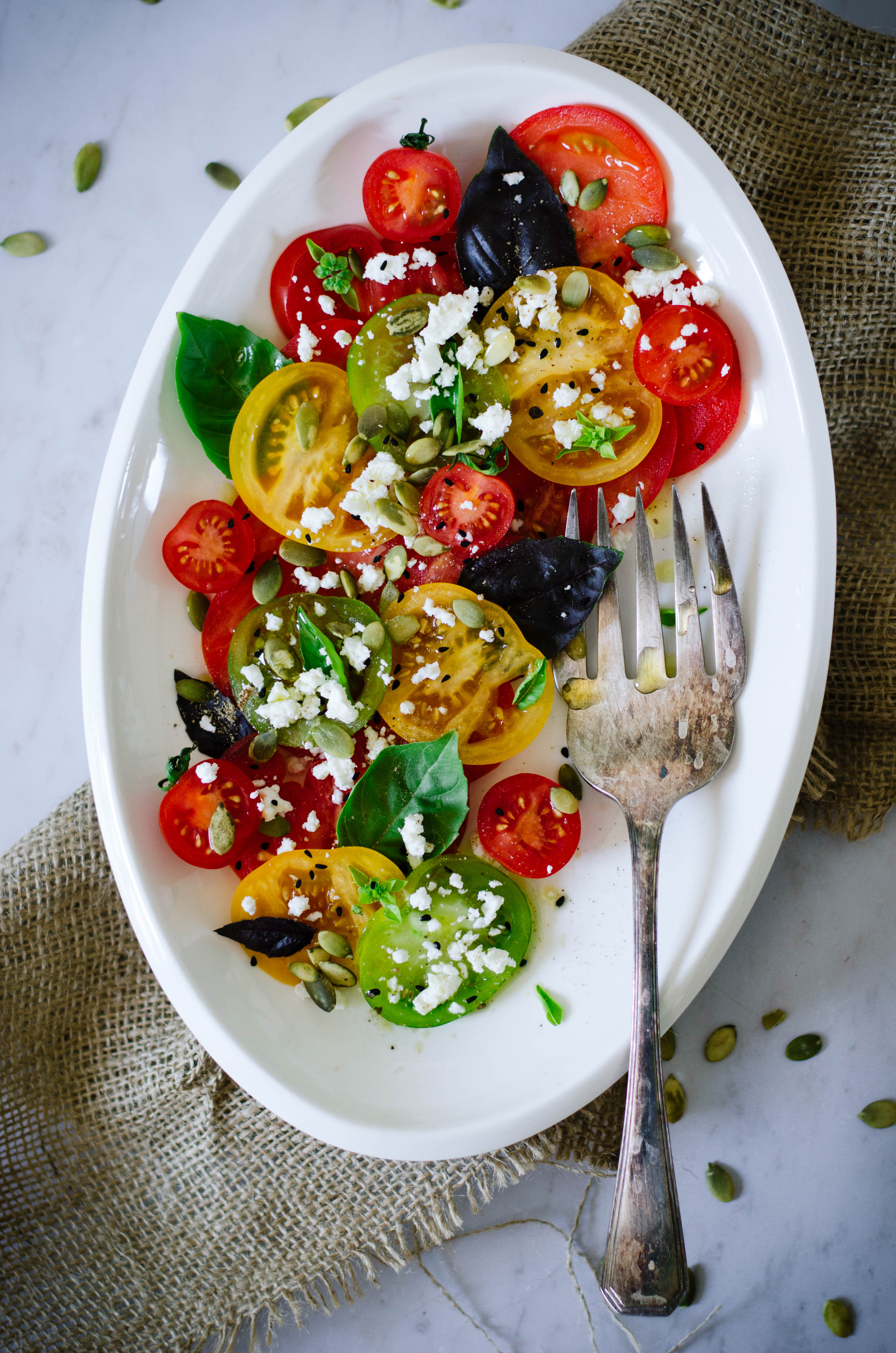 Carpaccio de tomates anciennes et feta Tomate ancienne et feta