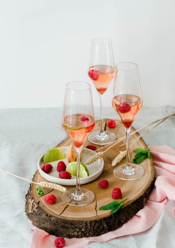 Cocktail rosé au crémant et framboise