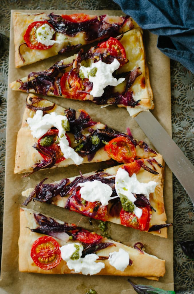 Foccacia oignon burrata tomate