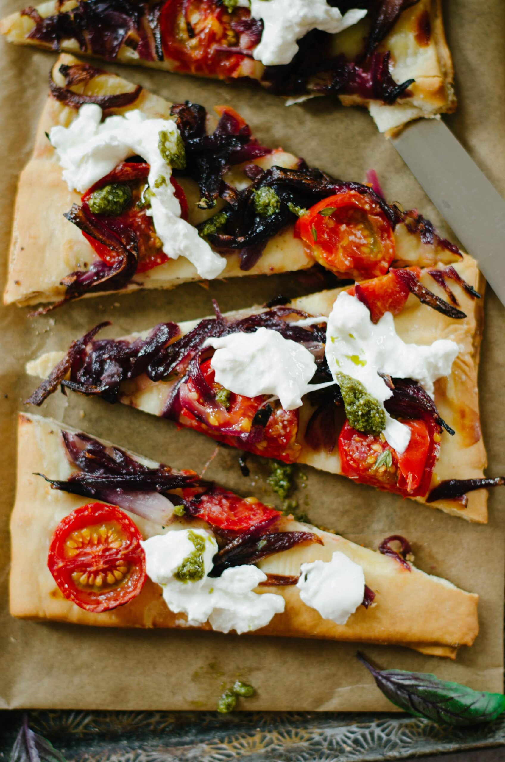 Fougasse oignon burrata tomate