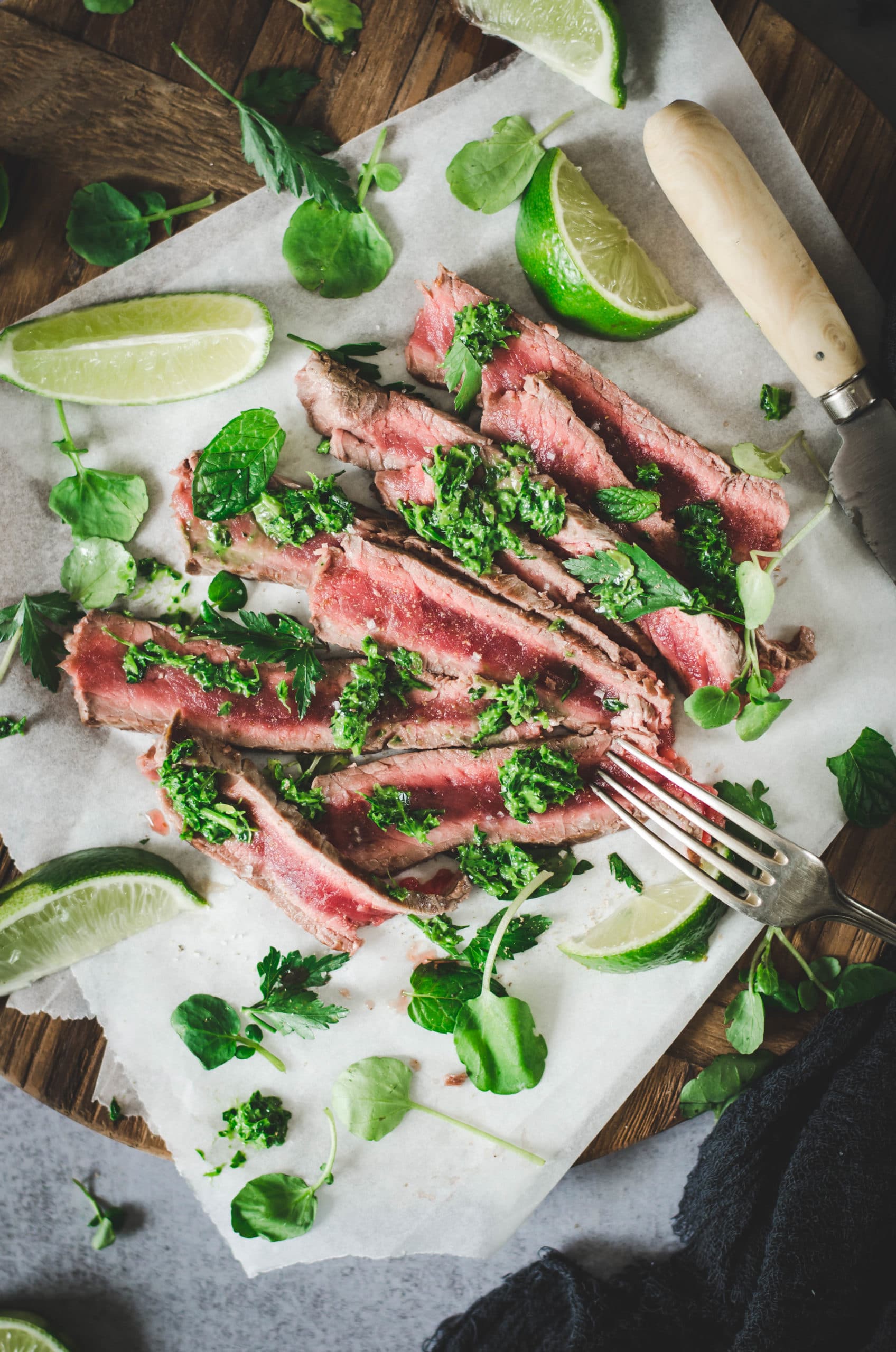 Boeuf grillé et sauce gremolata