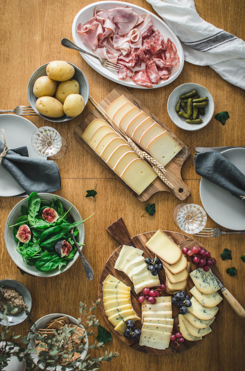 Homemade raclette, how to do it and which cheeses to choose