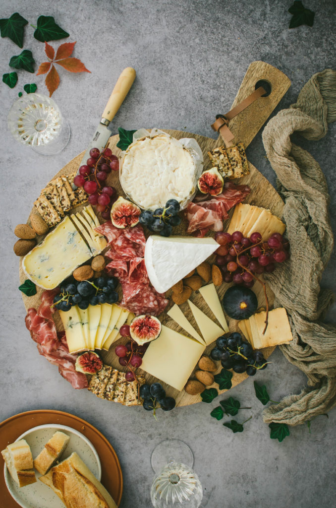 plateau de fromages et charcuteries