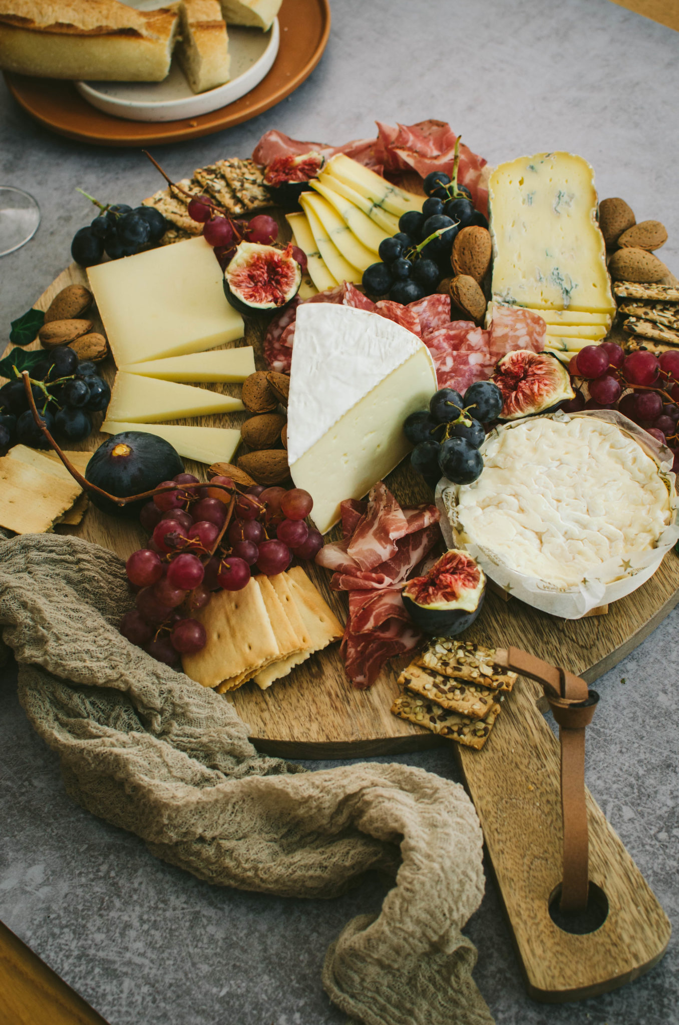 Plateau apéritif fromage et charcuterie