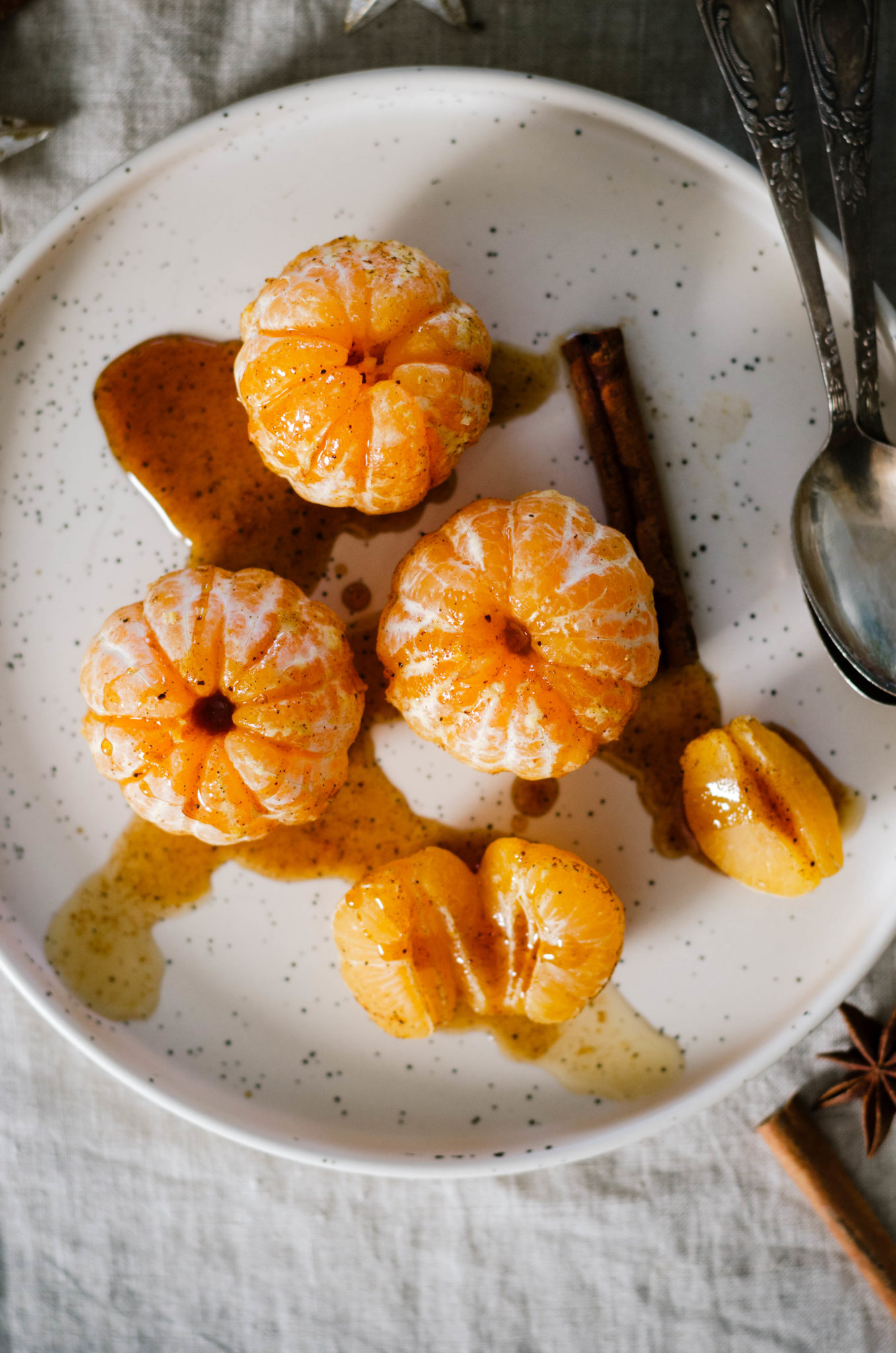 Clémentines au sirop de miel et d'épices de Noël