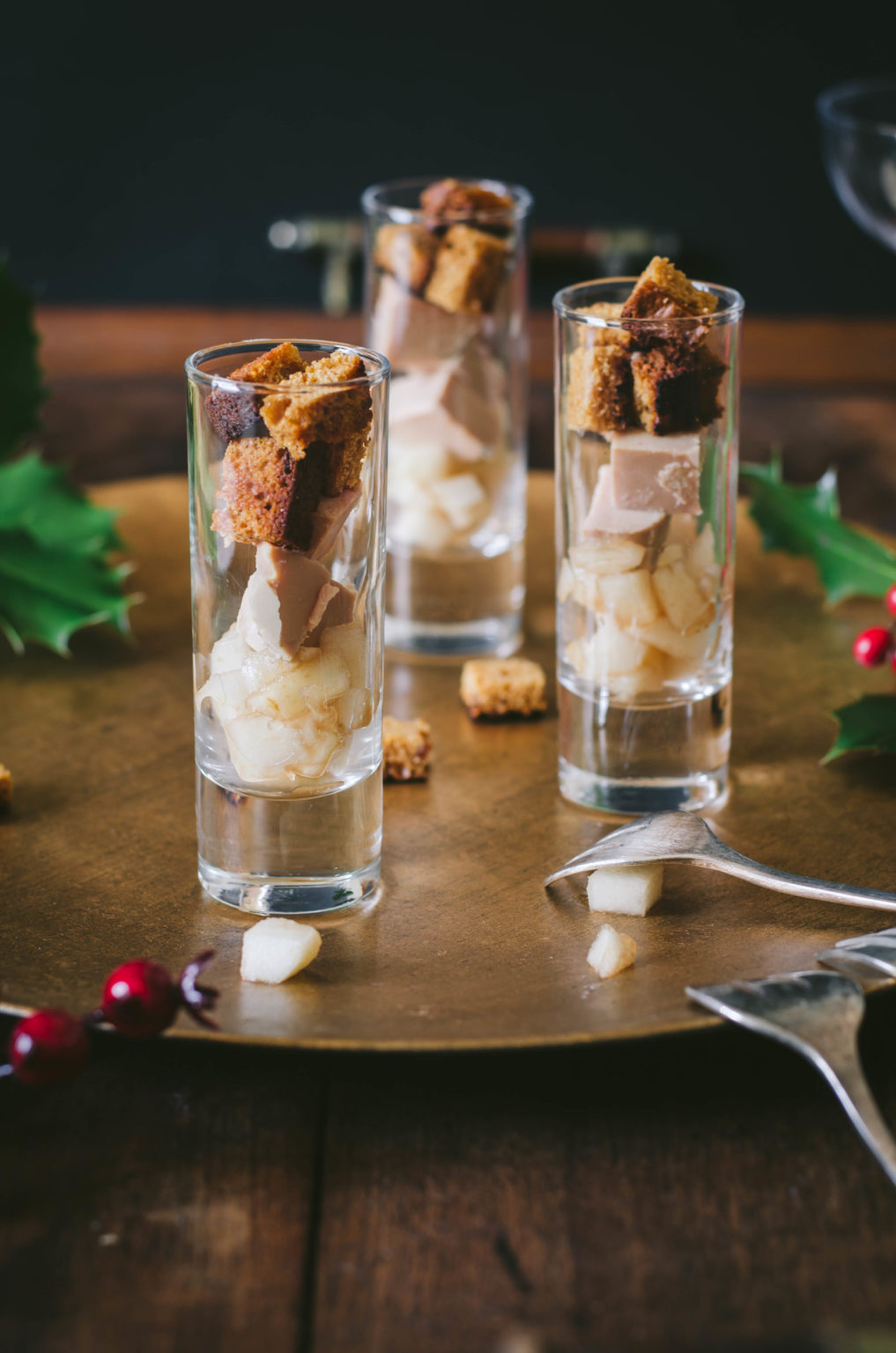 Verrine de Noël au foie gras, pain d'épices et poire - Recette facile