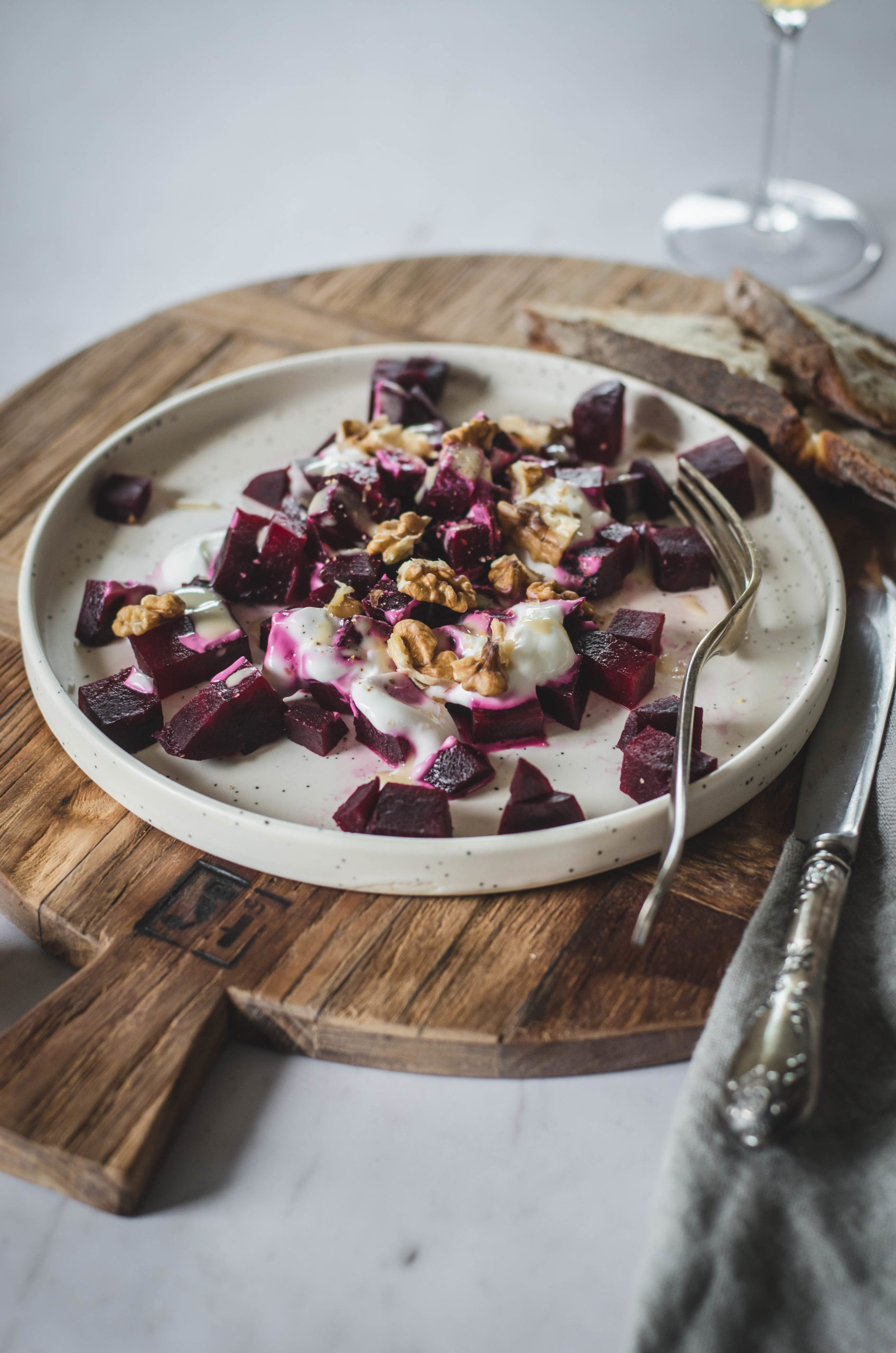 Salade de betterave, yaourt et noix