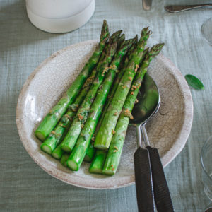 Asperges vertes rôties au four