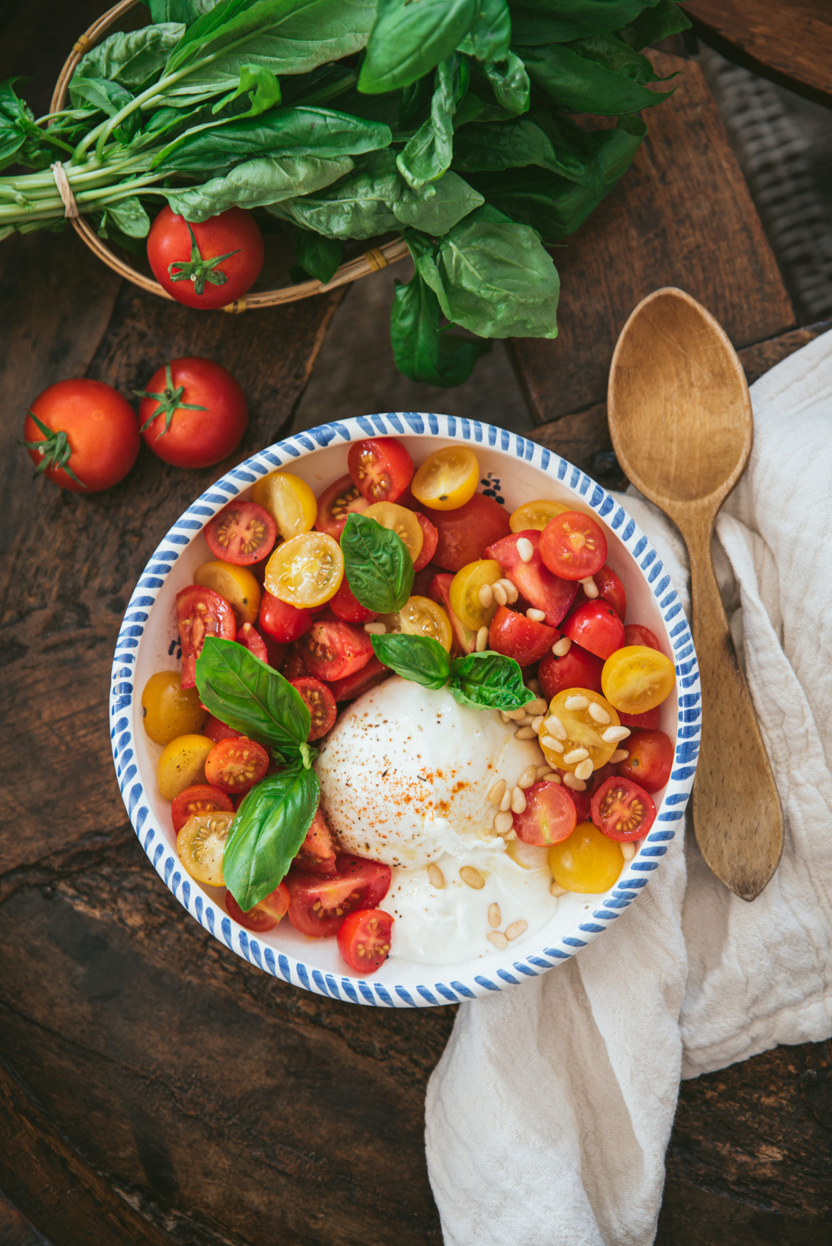 burrata tomates basilic