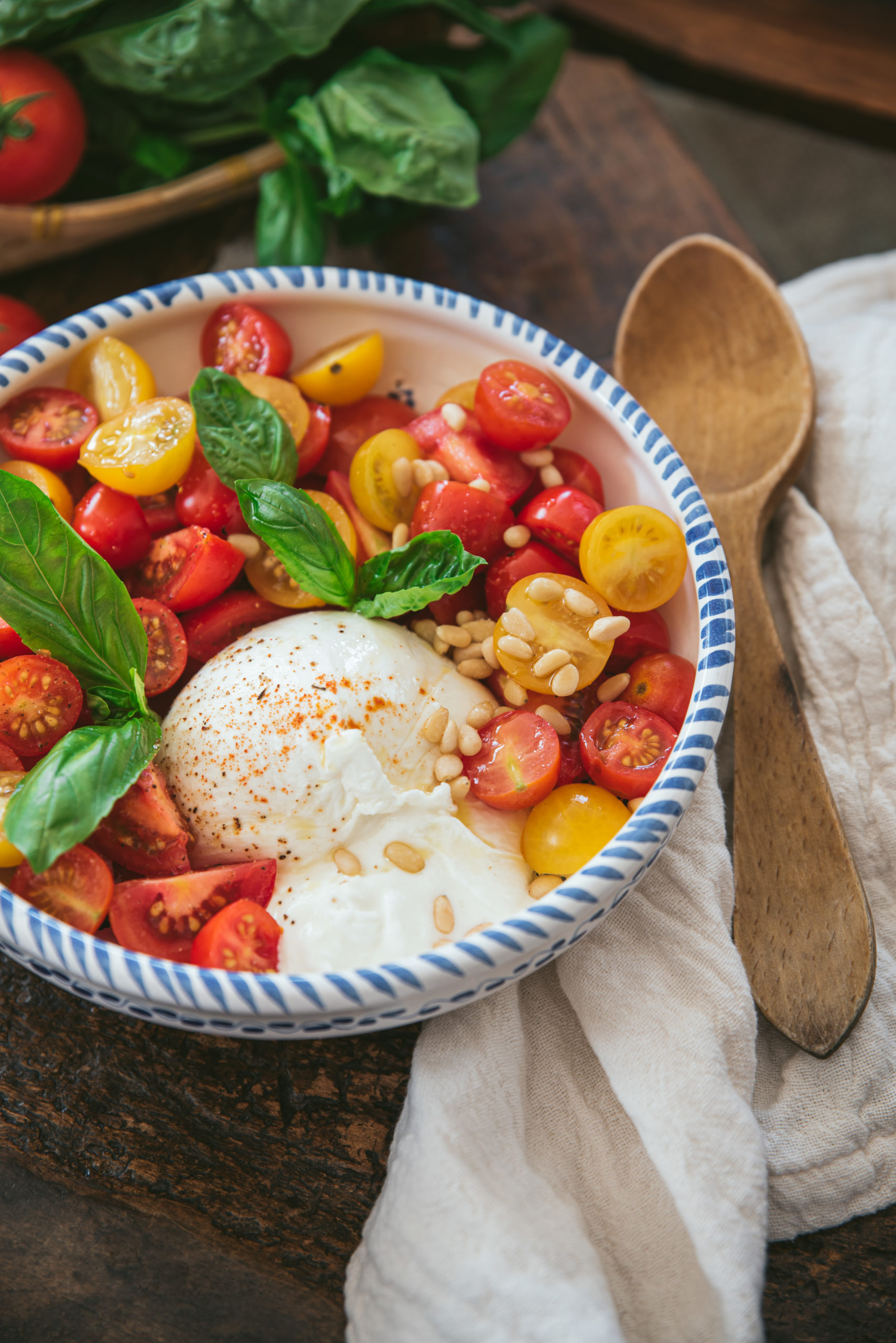 salade tomate burrata mozzarella