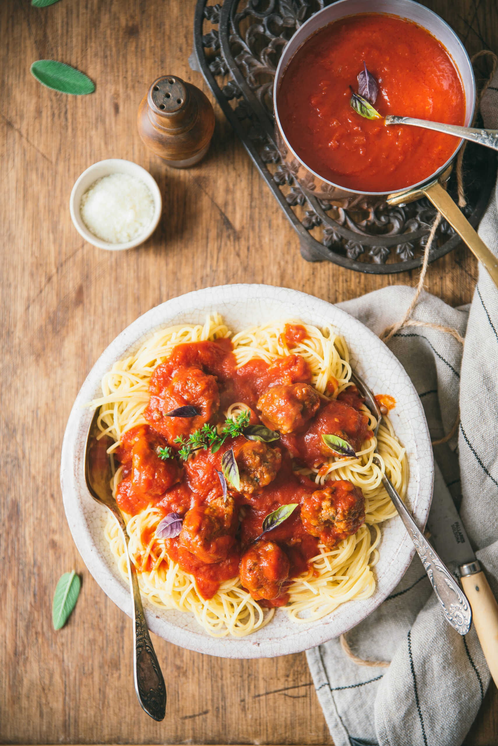 Spaghetti with tomato sauce and meatballs