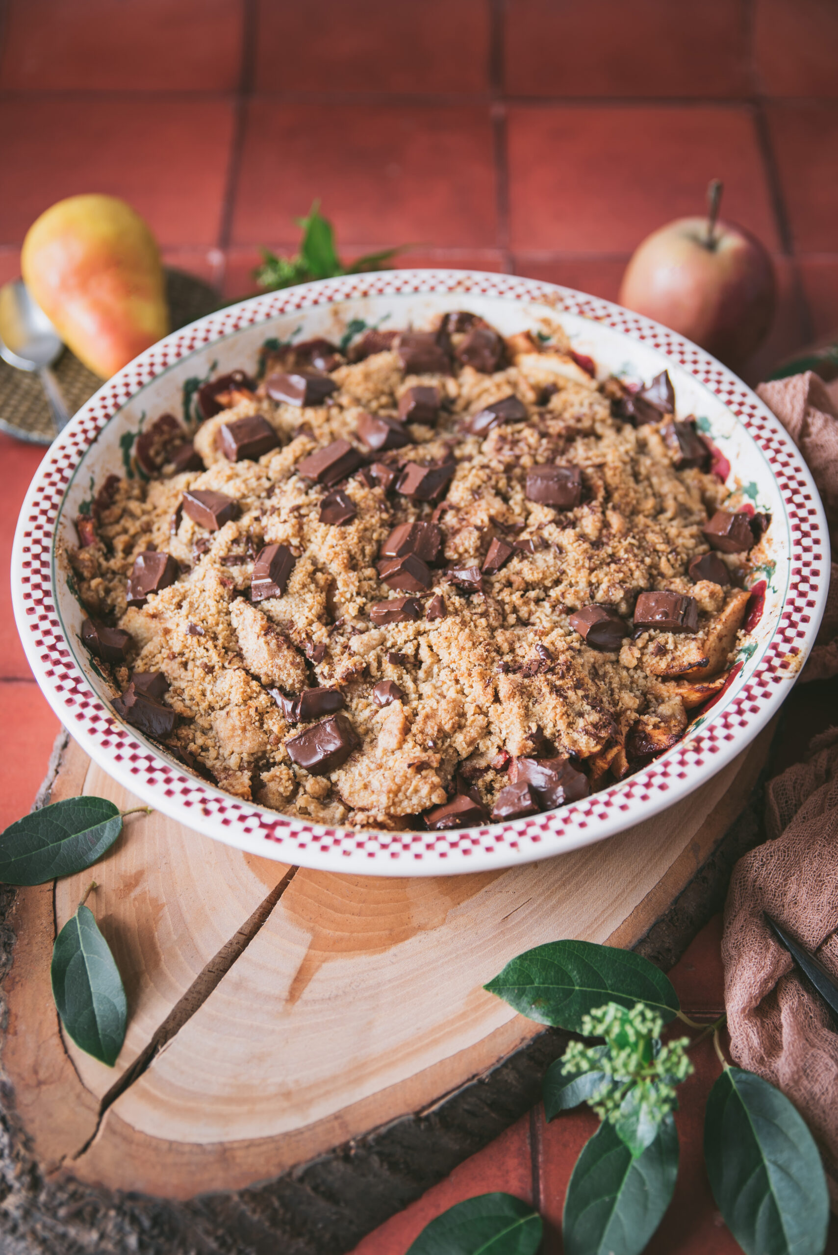 Crumble pomme et poire à la cannelle et chocolat