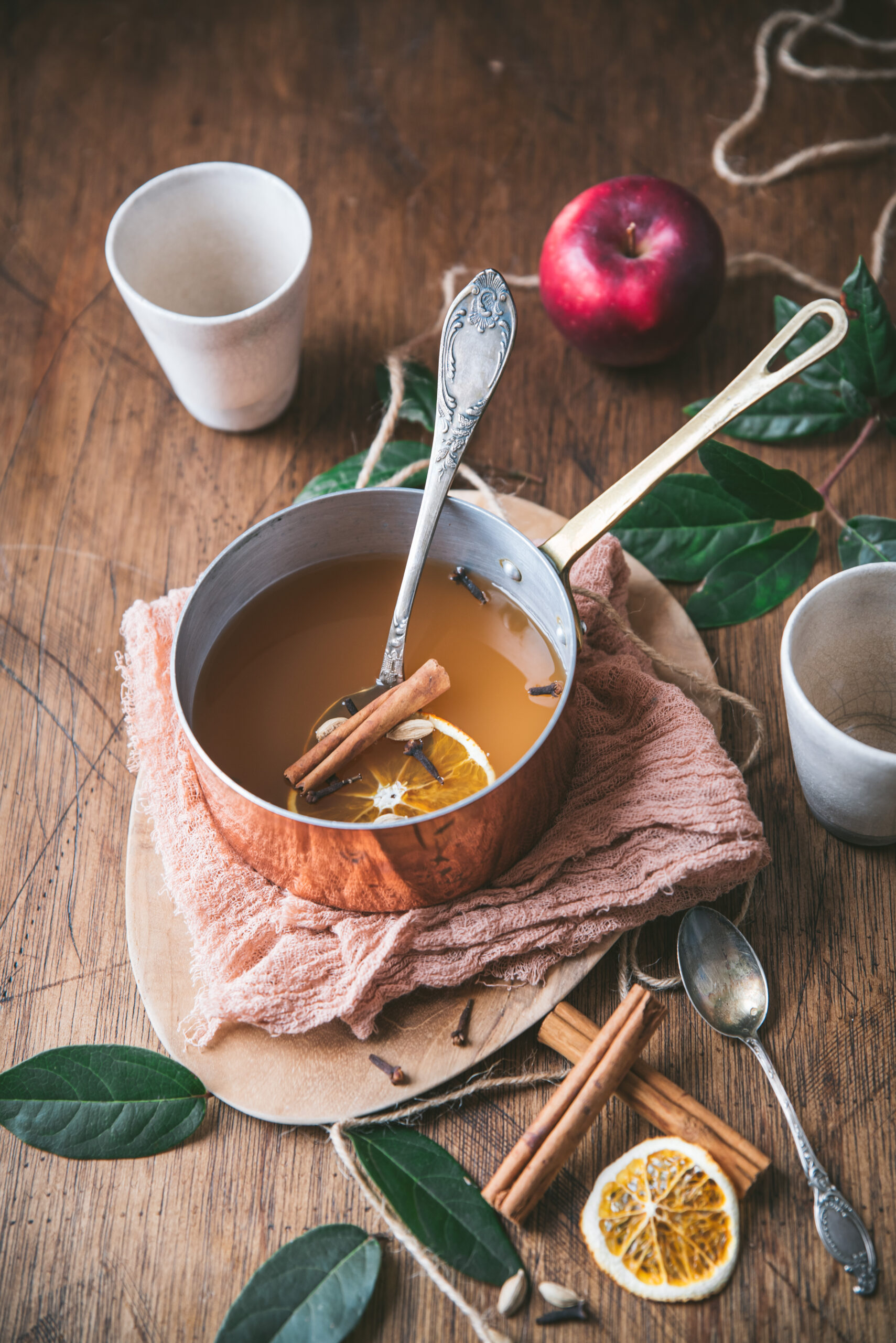 Hot apple juice with spices