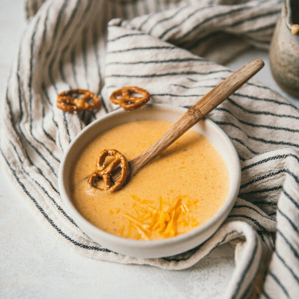 Sauce fromage Cheddar {recette maison facile et rapide}