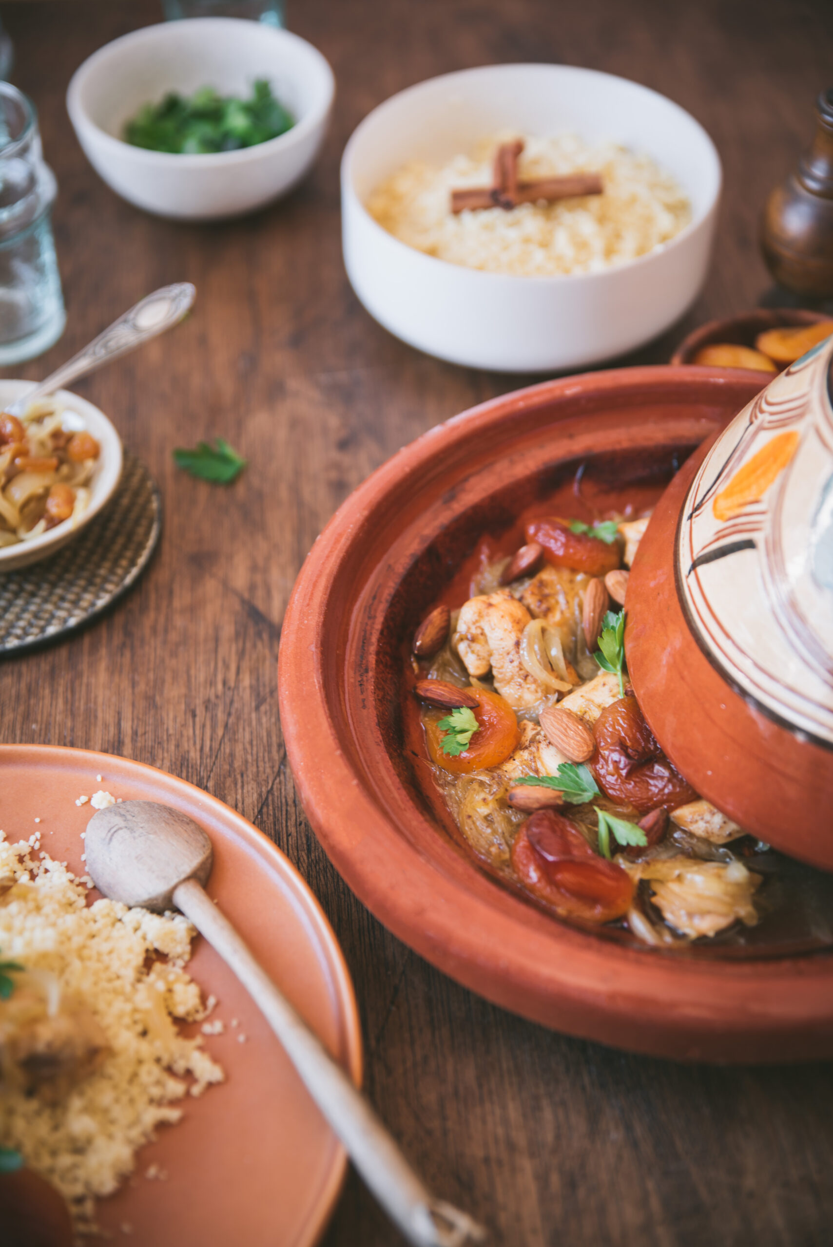 Tajine au four poulet abricot amande