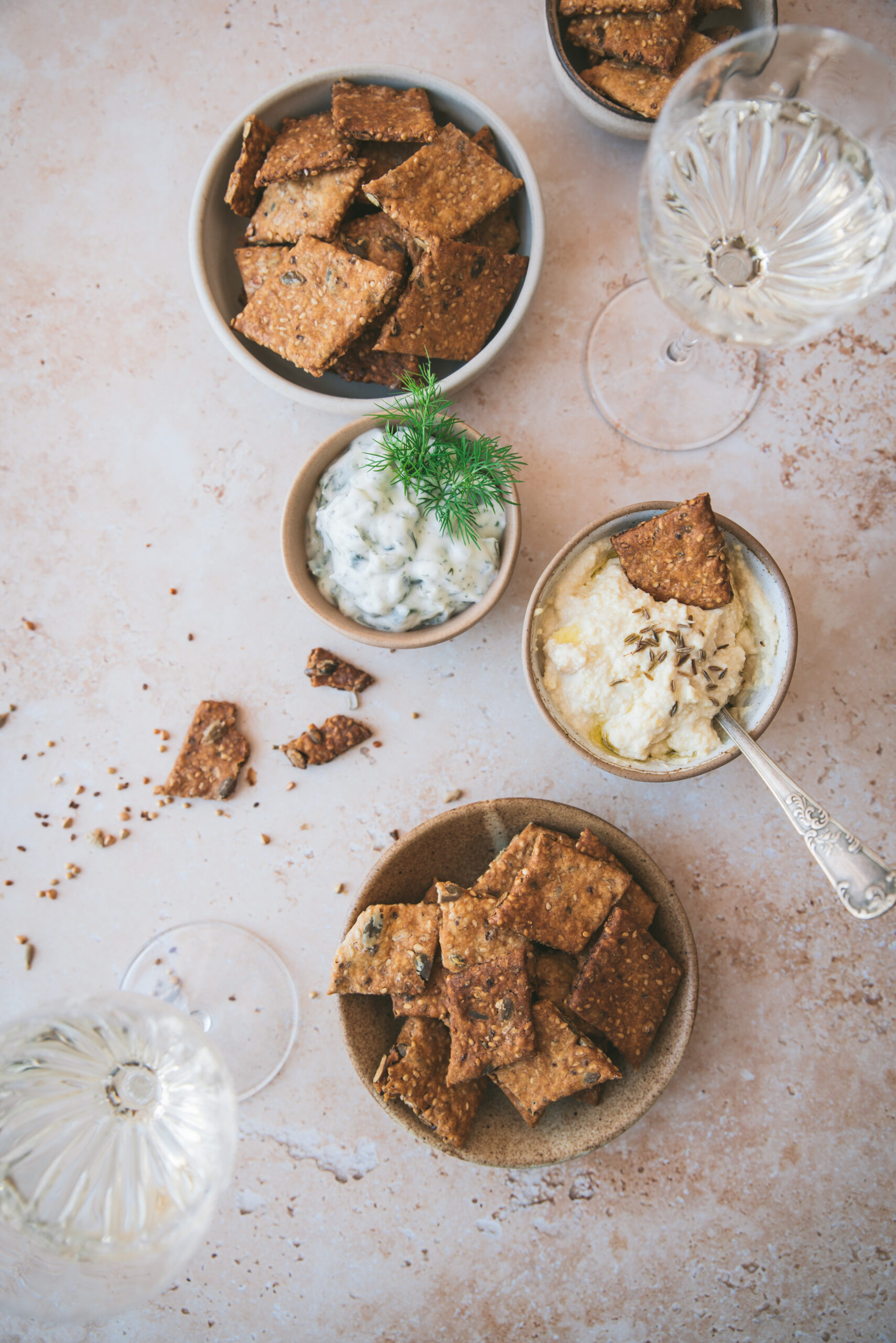 Crackers maison aux graines pour l'apéritif - Recette facile