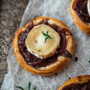 Tartelettes oignons caramelises fromage chevre