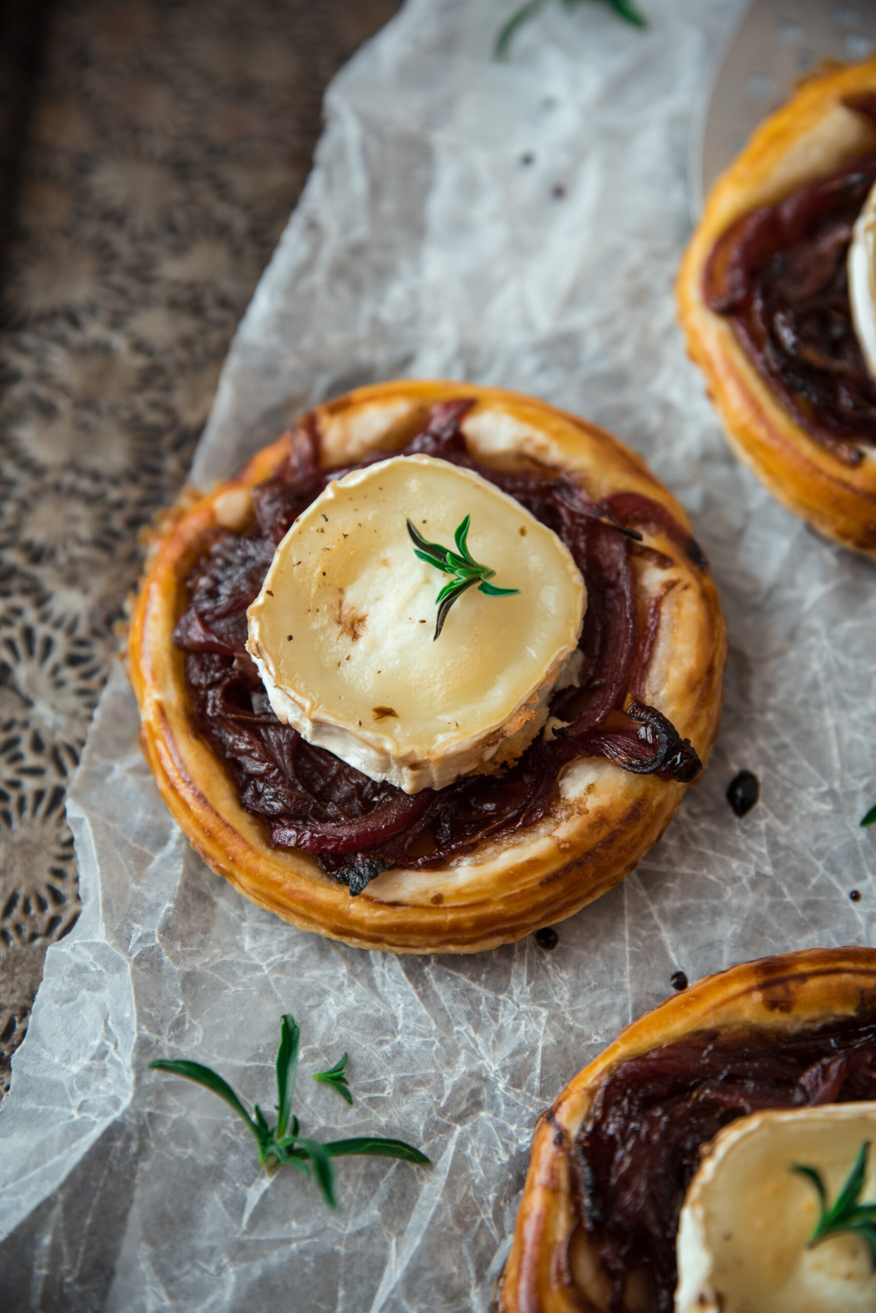 Tartelettes oignons caramelises fromage chevre