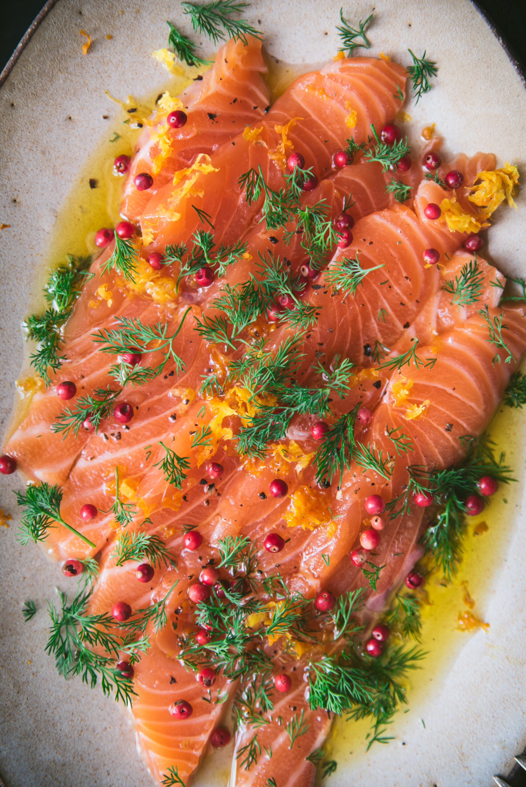 Raw salmon marinated with lemon and dill