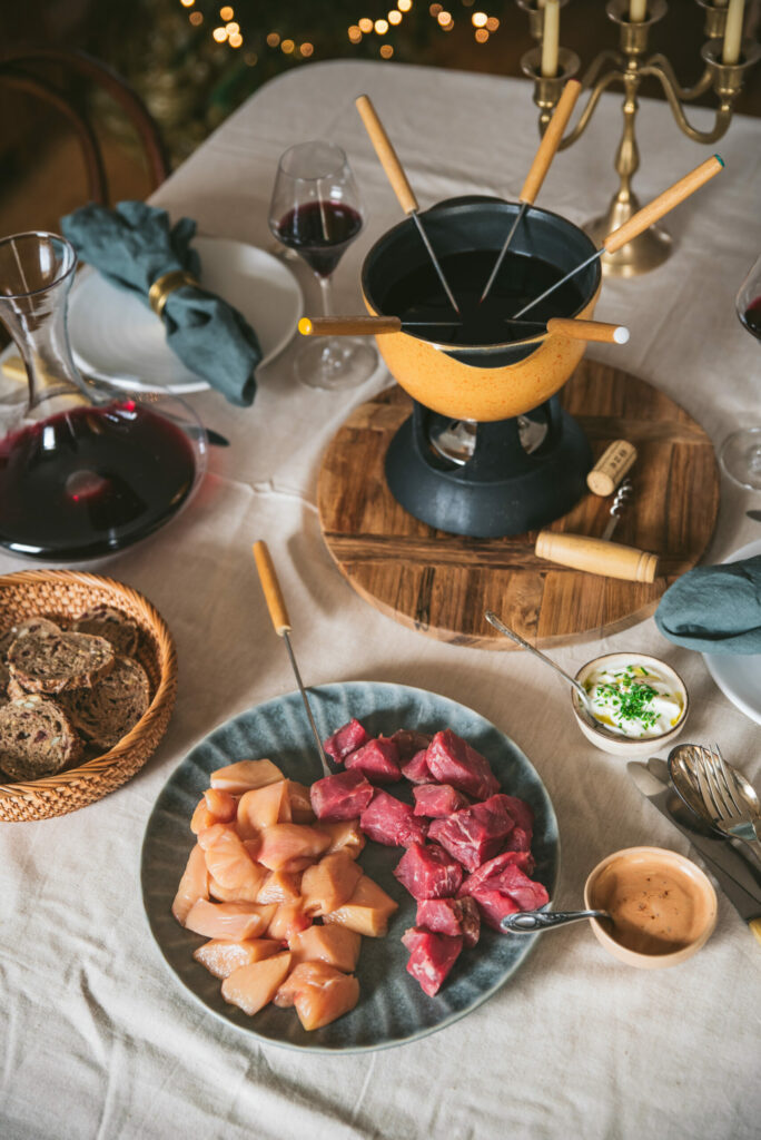 Meat and Red Wine Fondue