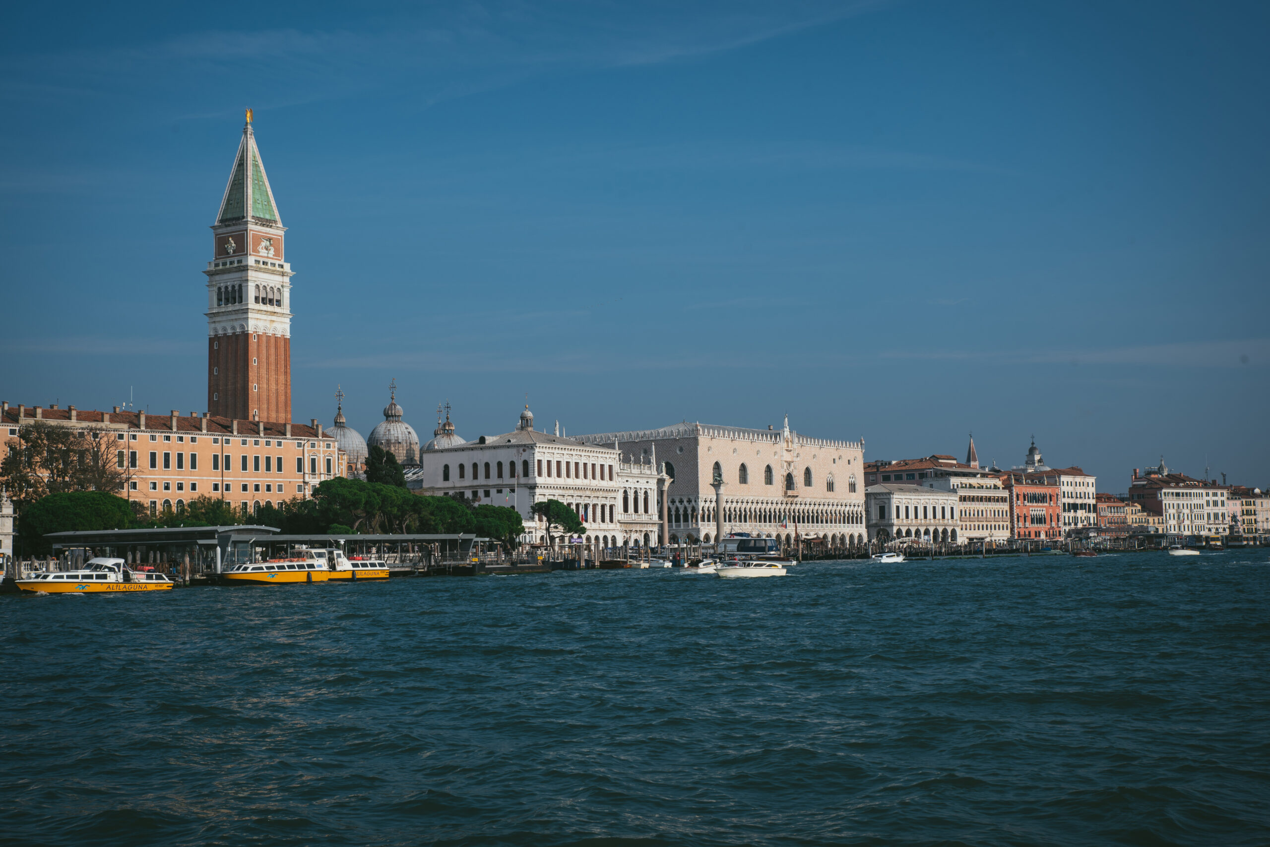 Week-end à Venise punta-de-la-dogana-vue-campanile-san-marco