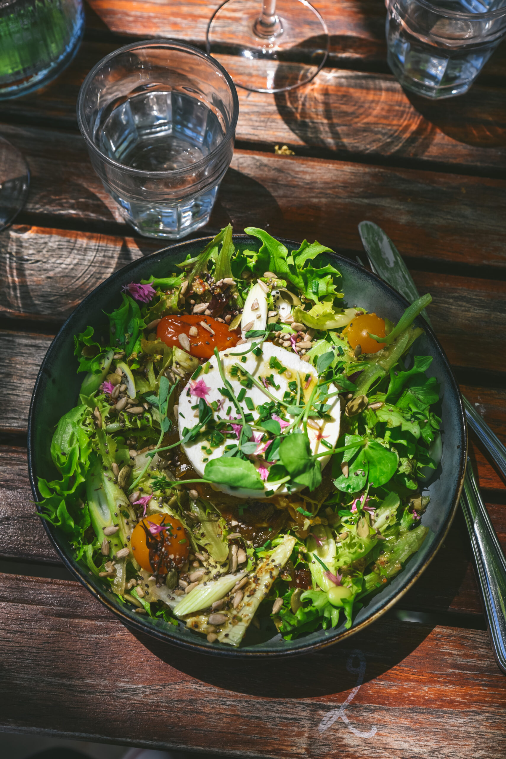 restaurant absinthe garde adhemar-salade chevre